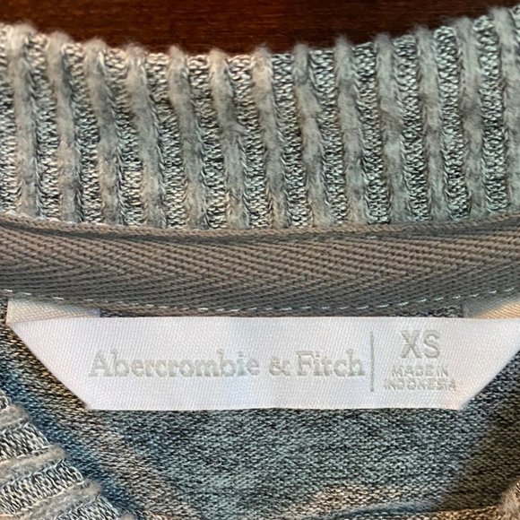 Abercrombie & Fitch Tie Sleeve Top - Picture 3 of 3